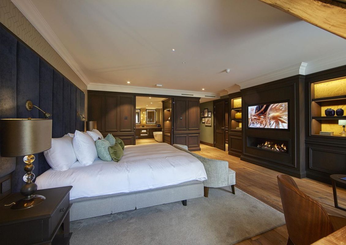 SUITE 02